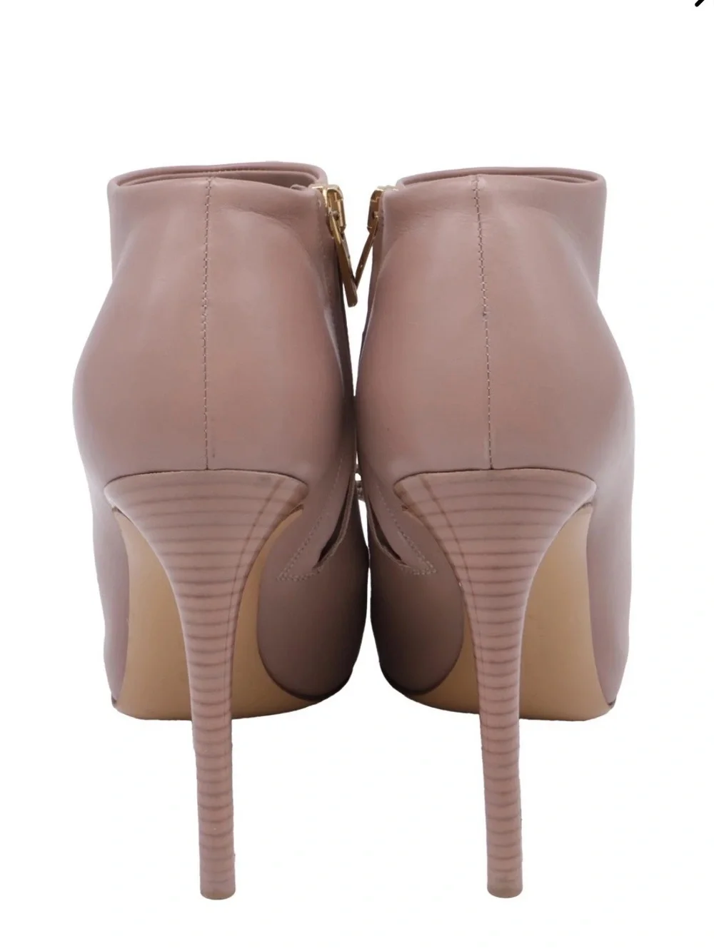 Gorgeous Salvatore Ferragamo Blush Pink Leather Ankle Booties with Bow- EUC